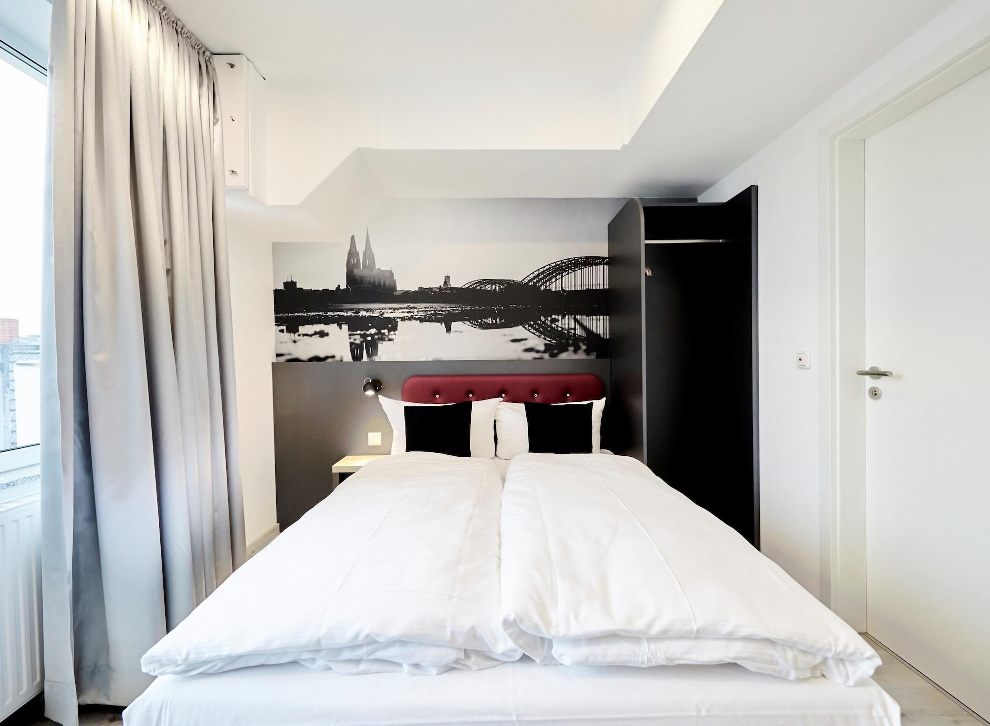 Smarty Cologne Dom Hotel - Boardinghouse - Kontaktloser Self Check-In Ngoại thất bức ảnh